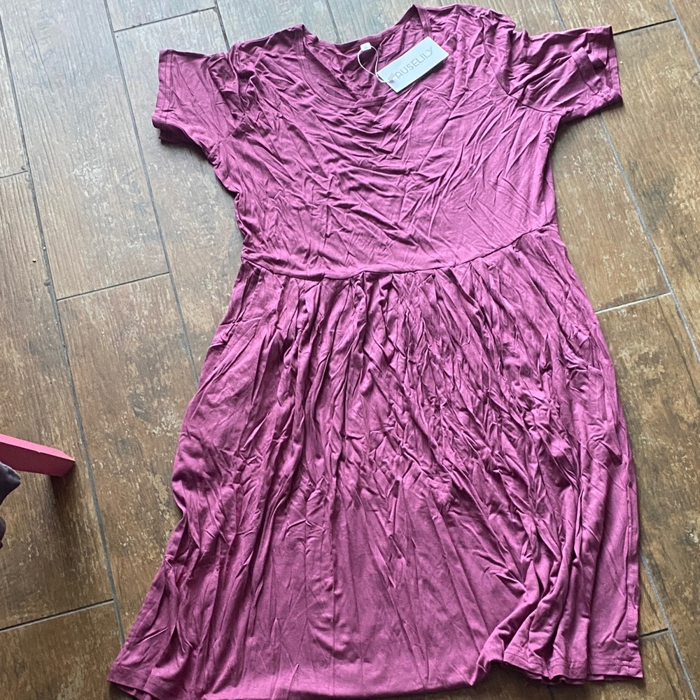 Asuelily (Amazon)' V-Neck Short Sleeve Knit Dress. Size xl. NWT. Great basic.